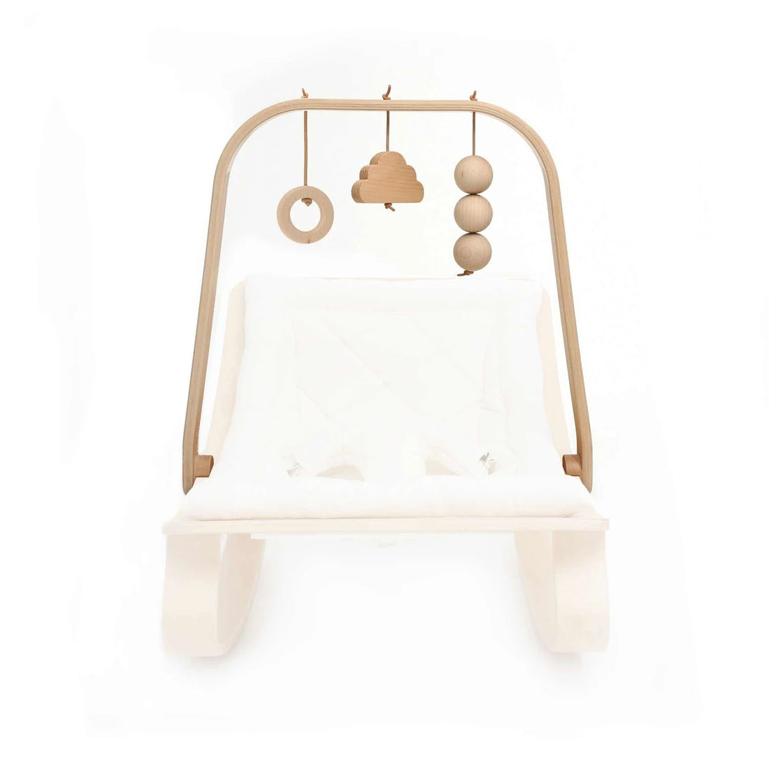 Babywippe aus Holz mit Spielbogen und Naturspielzeug
